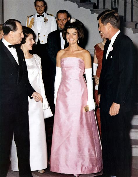 jackie o pink outfit - jackie kennedy dress.